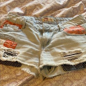 L.E.I size 5 shorts low rise.